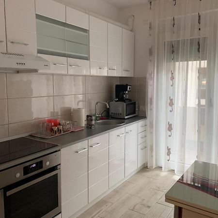 Apartament cu 2 camere Oradea Exterior foto