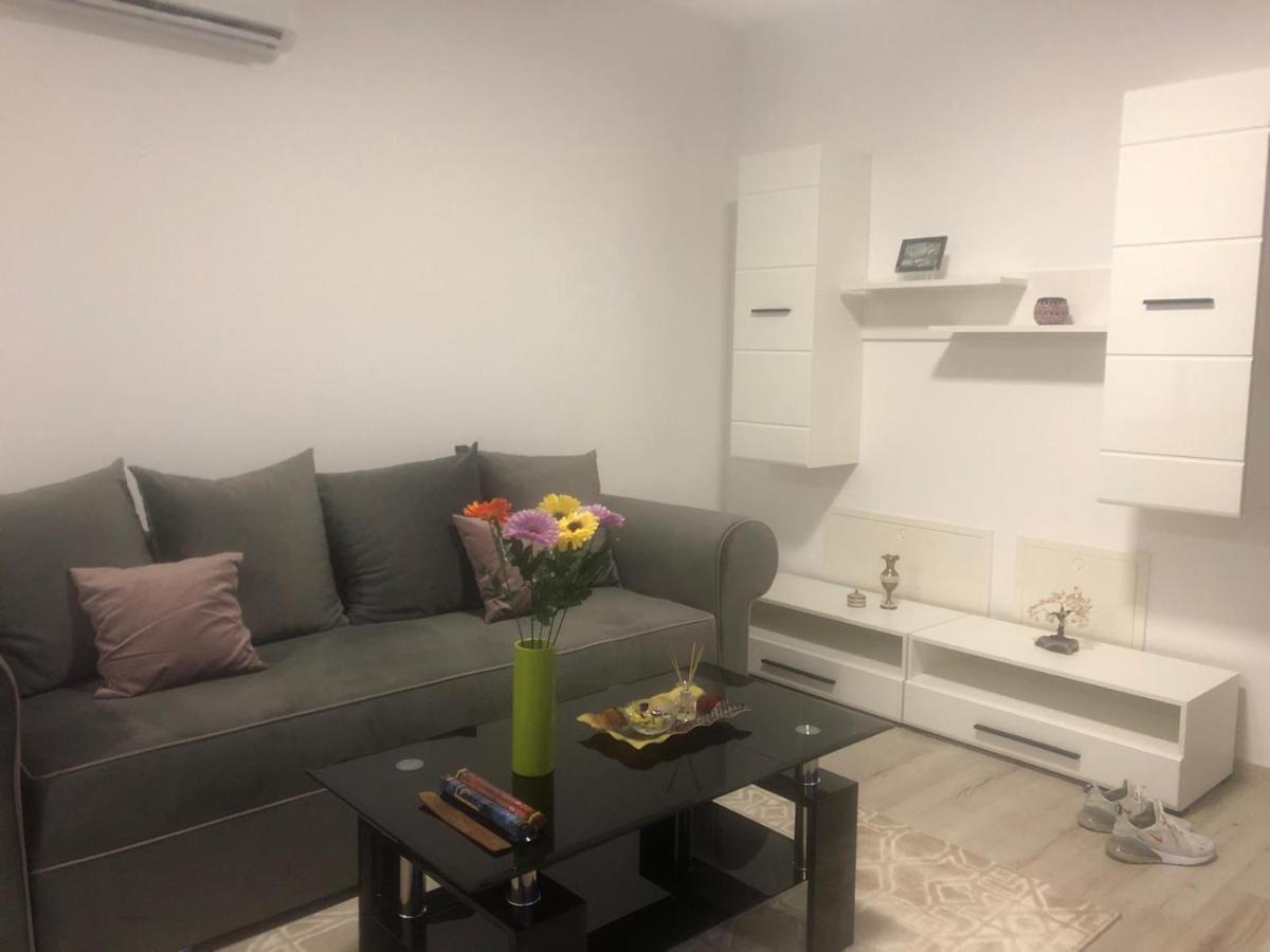 Apartament cu 2 camere Oradea Exterior foto
