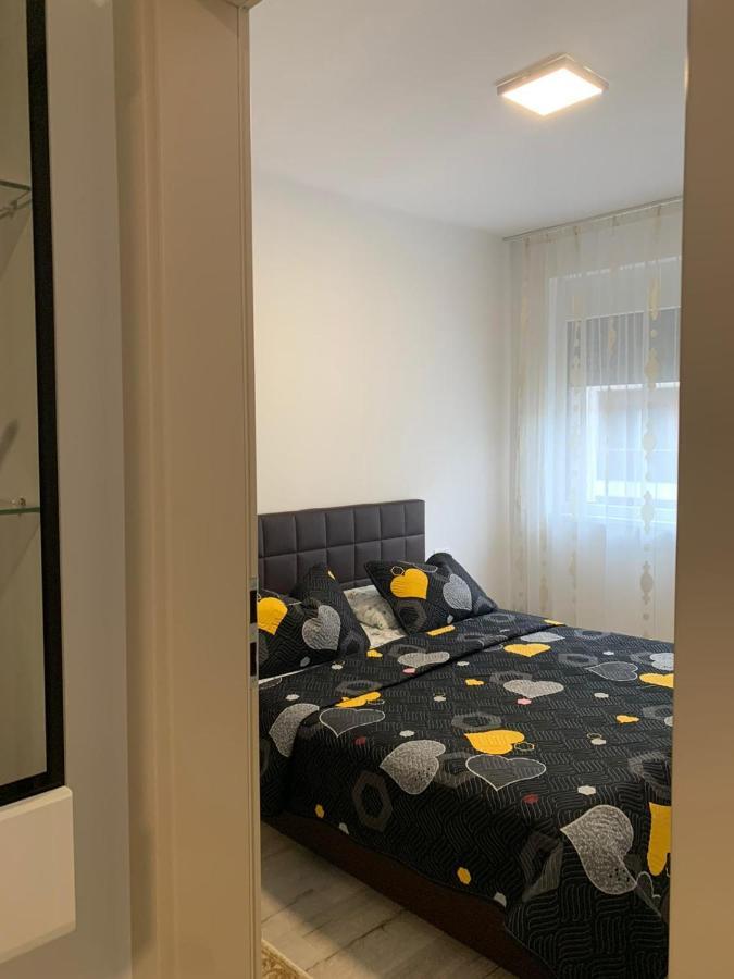 Apartament cu 2 camere Oradea Exterior foto
